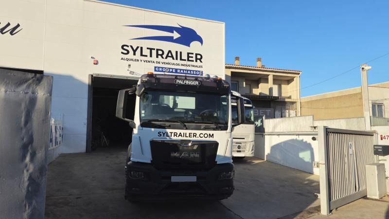 MAN TGS 26.470 (LOCATION / RENT) - Koukkulava kuorma-auto: kuva MAN TGS 26.470 (LOCATION / RENT) - Koukkulava kuorma-auto MAN TGS 26.470 (LOCATION / RENT) - Koukkulava kuorma-auto: kuva MAN TGS 26.470 (LOCATION / RENT) - Koukkulava kuorma-auto