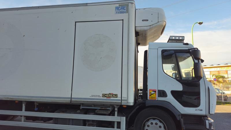 Renault Premium 270 DXI - Refrigeraattori kuorma-auto: kuva Renault Premium 270 DXI - Refrigeraattori kuorma-auto Renault Premium 270 DXI - Refrigeraattori kuorma-auto: kuva Renault Premium 270 DXI - Refrigeraattori kuorma-auto