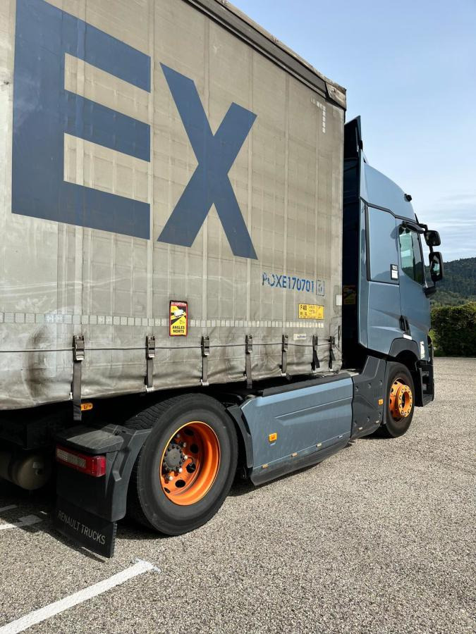 Renault Gamme T 480B - Vetopöytäauto: kuva Renault Gamme T 480B - Vetopöytäauto Renault Gamme T 480B - Vetopöytäauto: kuva Renault Gamme T 480B - Vetopöytäauto