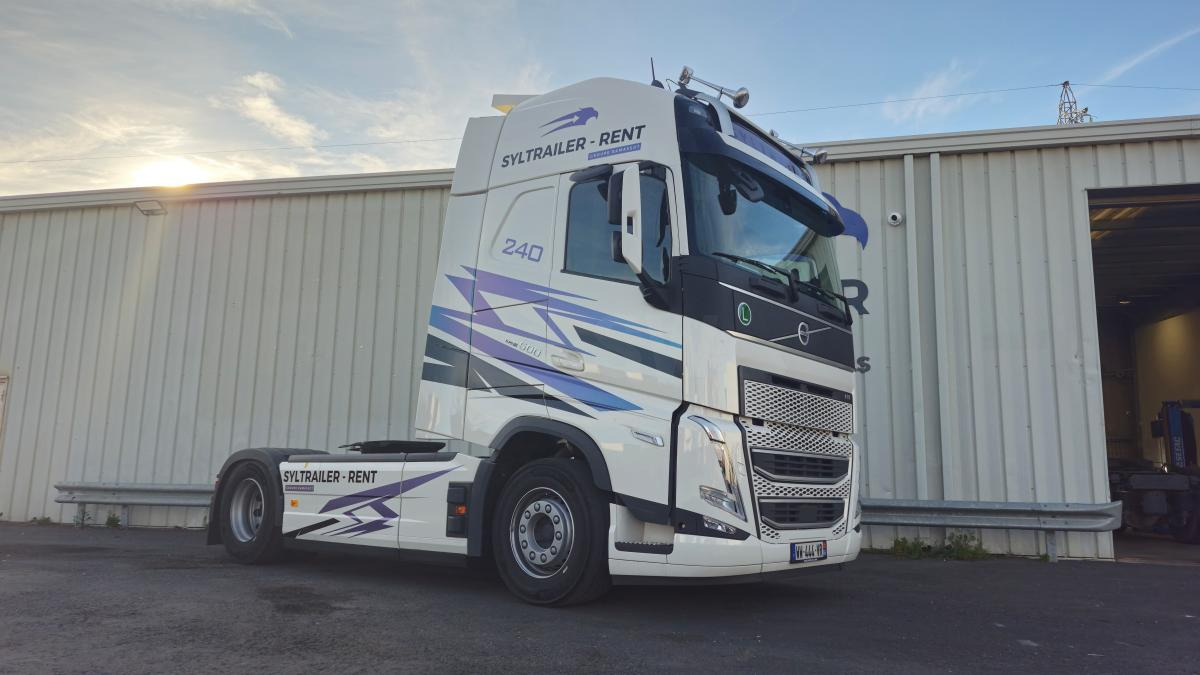Volvo FH 500 Globetrotter XXL (Location / Rent) - Vetopöytäauto: kuva Volvo FH 500 Globetrotter XXL (Location / Rent) - Vetopöytäauto Volvo FH 500 Globetrotter XXL (Location / Rent) - Vetopöytäauto: kuva Volvo FH 500 Globetrotter XXL (Location / Rent) - Vetopöytäauto