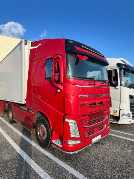 Volvo FH 500 - Vetopöytäauto: kuva Volvo FH 500 - Vetopöytäauto Volvo FH 500 - Vetopöytäauto: kuva Volvo FH 500 - Vetopöytäauto