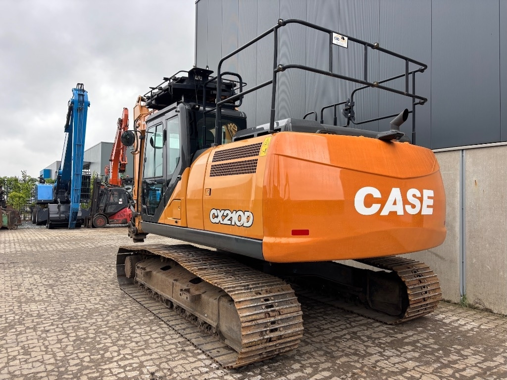 Case CX 210 D - Telakaivukone: kuva Case CX 210 D - Telakaivukone Case CX 210 D - Telakaivukone: kuva Case CX 210 D - Telakaivukone