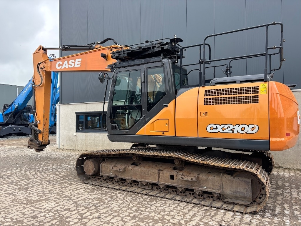 Case CX 210 D - Telakaivukone: kuva Case CX 210 D - Telakaivukone Case CX 210 D - Telakaivukone: kuva Case CX 210 D - Telakaivukone