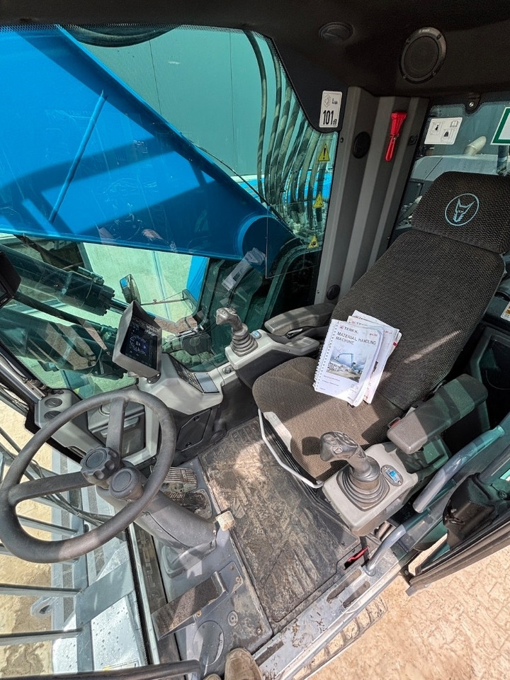 Materiaalinkäsittelykone Fuchs MHL 350 F: kuva Materiaalinkäsittelykone Fuchs MHL 350 F Materiaalinkäsittelykone Fuchs MHL 350 F: kuva Materiaalinkäsittelykone Fuchs MHL 350 F