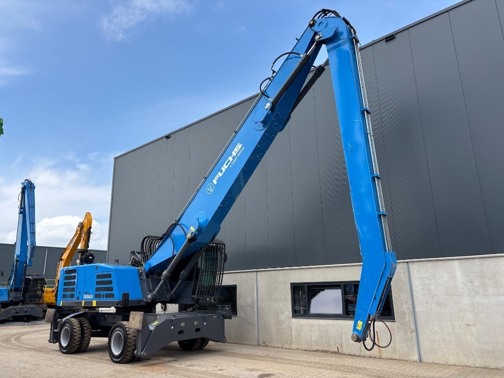 Materiaalinkäsittelykone Fuchs MHL 350 F: kuva Materiaalinkäsittelykone Fuchs MHL 350 F Materiaalinkäsittelykone Fuchs MHL 350 F: kuva Materiaalinkäsittelykone Fuchs MHL 350 F