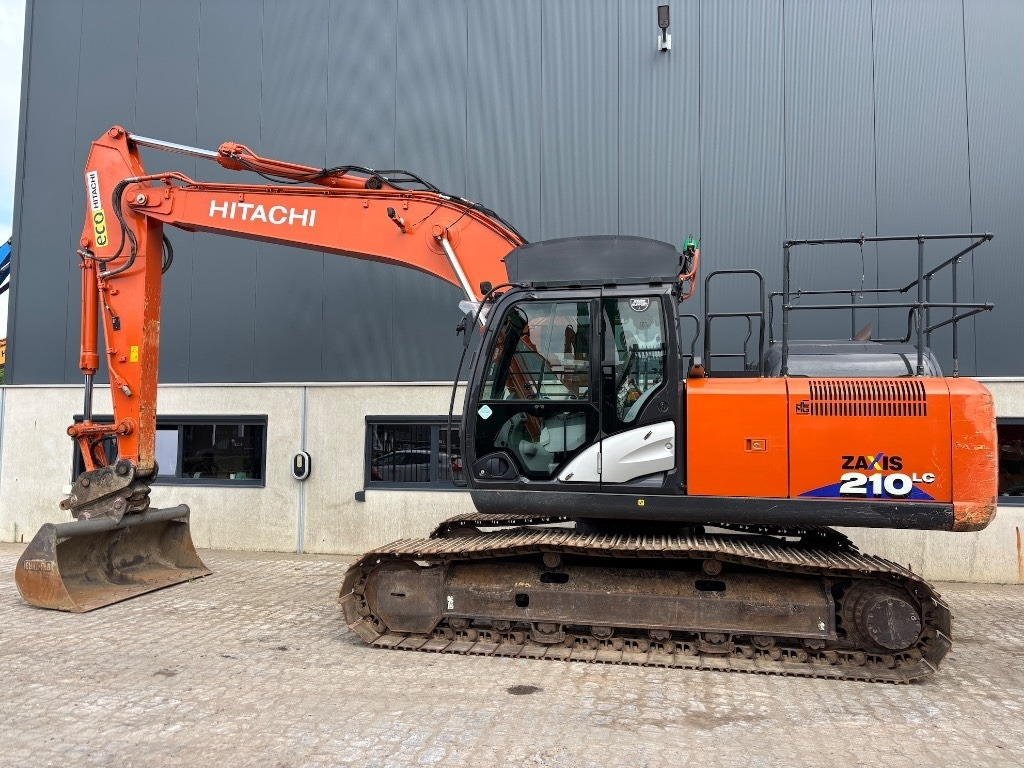 Hitachi ZX 210 LC-6 - Telakaivukone: kuva Hitachi ZX 210 LC-6 - Telakaivukone Hitachi ZX 210 LC-6 - Telakaivukone: kuva Hitachi ZX 210 LC-6 - Telakaivukone