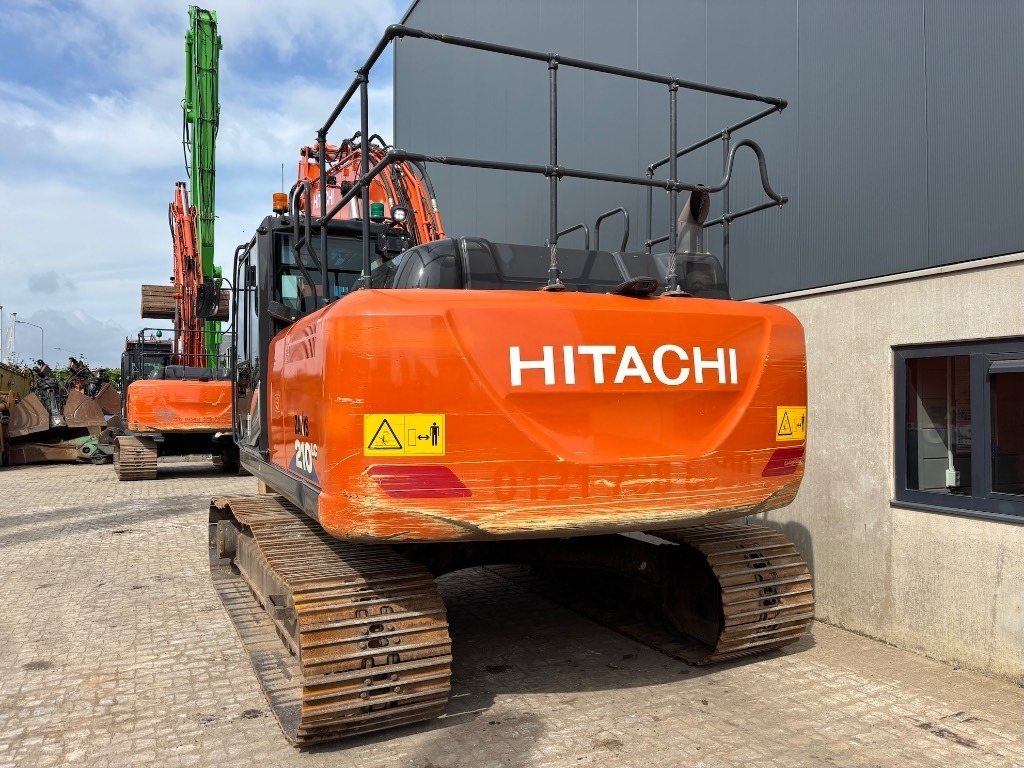 Hitachi ZX 210 LC-6 - ZX210 - Telakaivukone: kuva Hitachi ZX 210 LC-6 - ZX210 - Telakaivukone Hitachi ZX 210 LC-6 - ZX210 - Telakaivukone: kuva Hitachi ZX 210 LC-6 - ZX210 - Telakaivukone
