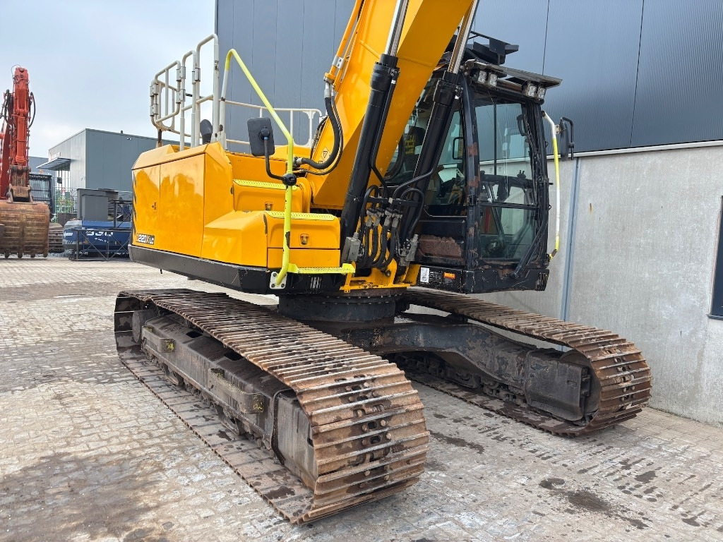 JCB 220 XL 4F -- 220X lc -- 220 X LC - Telakaivukone: kuva JCB 220 XL 4F -- 220X lc -- 220 X LC - Telakaivukone JCB 220 XL 4F -- 220X lc -- 220 X LC - Telakaivukone: kuva JCB 220 XL 4F -- 220X lc -- 220 X LC - Telakaivukone