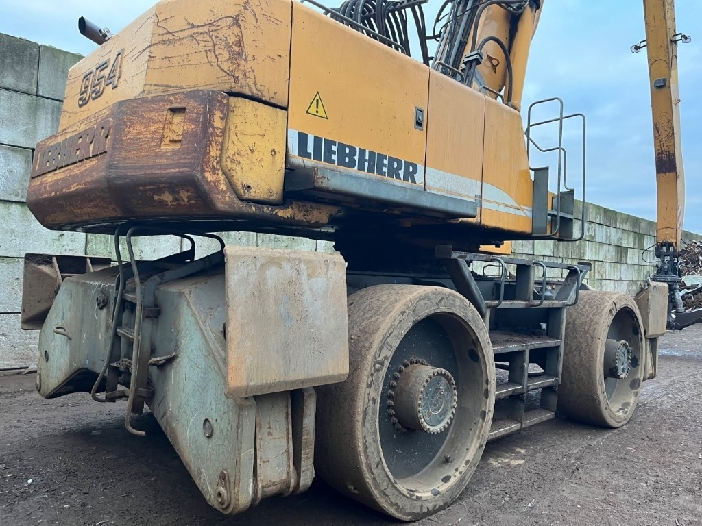 Liebherr A 954 B HD - Materiaalinkäsittelykone: kuva Liebherr A 954 B HD - Materiaalinkäsittelykone Liebherr A 954 B HD - Materiaalinkäsittelykone: kuva Liebherr A 954 B HD - Materiaalinkäsittelykone