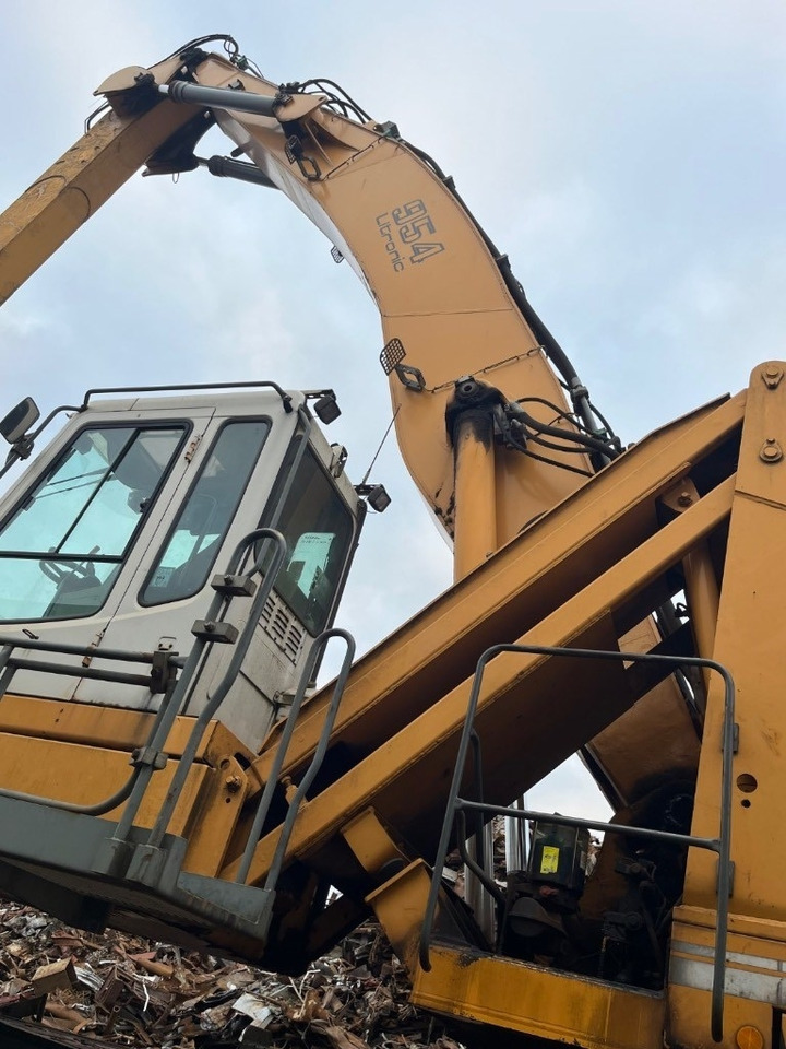 Liebherr A 954 B HD - Materiaalinkäsittelykone: kuva Liebherr A 954 B HD - Materiaalinkäsittelykone Liebherr A 954 B HD - Materiaalinkäsittelykone: kuva Liebherr A 954 B HD - Materiaalinkäsittelykone