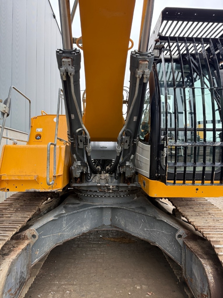 Liebherr R 946 LC - R946 - R946LC - R 938 - Telakaivukone: kuva Liebherr R 946 LC - R946 - R946LC - R 938 - Telakaivukone Liebherr R 946 LC - R946 - R946LC - R 938 - Telakaivukone: kuva Liebherr R 946 LC - R946 - R946LC - R 938 - Telakaivukone