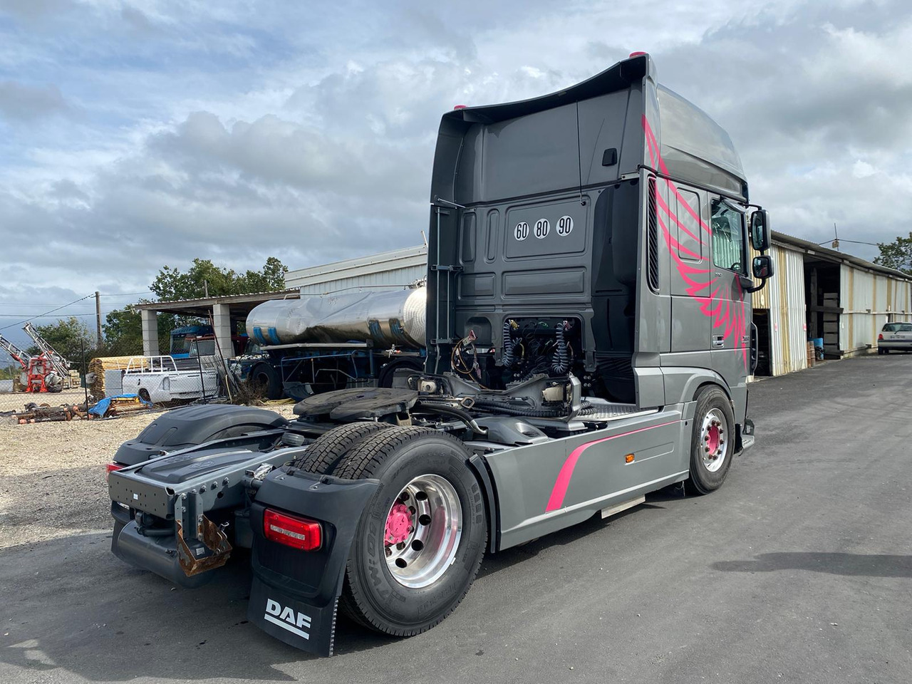 DAF XF 510 Super Space Cab - Vetopöytäauto: kuva DAF XF 510 Super Space Cab - Vetopöytäauto DAF XF 510 Super Space Cab - Vetopöytäauto: kuva DAF XF 510 Super Space Cab - Vetopöytäauto