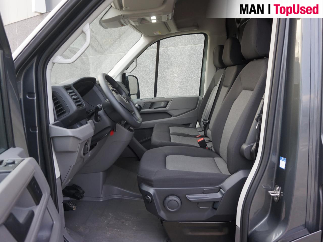 Pakettiauto VOLKSWAGEN Crafter 35 2.0 TDI Indium Grey 177PK L3H3: kuva Pakettiauto VOLKSWAGEN Crafter 35 2.0 TDI Indium Grey 177PK L3H3