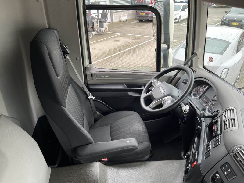 DAF CF 260 FA / Carrier Koeler - 30 gr / Chereau Frigobox / Laadklep 2000 kg - Refrigeraattori kuorma-auto: kuva DAF CF 260 FA / Carrier Koeler - 30 gr / Chereau Frigobox / Laadklep 2000 kg - Refrigeraattori kuorma-auto DAF CF 260 FA / Carrier Koeler - 30 gr / Chereau Frigobox / Laadklep 2000 kg - Refrigeraattori kuorma-auto: kuva DAF CF 260 FA / Carrier Koeler - 30 gr / Chereau Frigobox / Laadklep 2000 kg - Refrigeraattori kuorma-auto