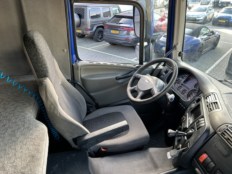 DAF CF 75 310 Euro 5 / Curtainside Box / Loadlift / Trailer Coupling - Pressukapelli kuorma-auto: kuva DAF CF 75 310 Euro 5 / Curtainside Box / Loadlift / Trailer Coupling - Pressukapelli kuorma-auto DAF CF 75 310 Euro 5 / Curtainside Box / Loadlift / Trailer Coupling - Pressukapelli kuorma-auto: kuva DAF CF 75 310 Euro 5 / Curtainside Box / Loadlift / Trailer Coupling - Pressukapelli kuorma-auto