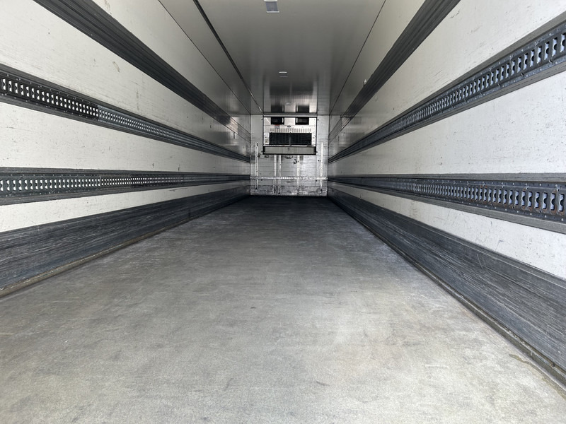 H.T.F. HZO 39 / Carrier Vector 1800 Frigo / Loadlift 2500 kg / APK TUV 01-26 - Refrigeraattori puoliperävaunu: kuva H.T.F. HZO 39 / Carrier Vector 1800 Frigo / Loadlift 2500 kg / APK TUV 01-26 - Refrigeraattori puoliperävaunu H.T.F. HZO 39 / Carrier Vector 1800 Frigo / Loadlift 2500 kg / APK TUV 01-26 - Refrigeraattori puoliperävaunu: kuva H.T.F. HZO 39 / Carrier Vector 1800 Frigo / Loadlift 2500 kg / APK TUV 01-26 - Refrigeraattori puoliperävaunu