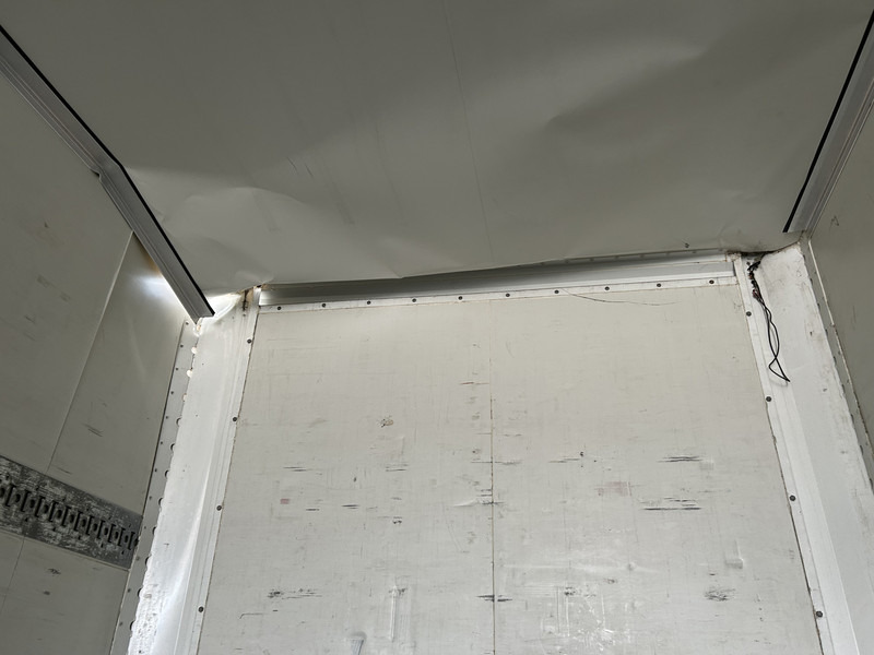 Krone DryLiner / Box / Front Damage / BPW Drum / APK TUV 12-25 - Umpikori puoliperävaunu: kuva Krone DryLiner / Box / Front Damage / BPW Drum / APK TUV 12-25 - Umpikori puoliperävaunu Krone DryLiner / Box / Front Damage / BPW Drum / APK TUV 12-25 - Umpikori puoliperävaunu: kuva Krone DryLiner / Box / Front Damage / BPW Drum / APK TUV 12-25 - Umpikori puoliperävaunu