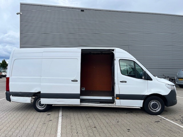 Mercedes-Benz Sprinter 315 1.9 CDI / L4 H2 / Automatic / APK-TUV 04-26 - Pakettiauto: kuva Mercedes-Benz Sprinter 315 1.9 CDI / L4 H2 / Automatic / APK-TUV 04-26 - Pakettiauto Mercedes-Benz Sprinter 315 1.9 CDI / L4 H2 / Automatic / APK-TUV 04-26 - Pakettiauto: kuva Mercedes-Benz Sprinter 315 1.9 CDI / L4 H2 / Automatic / APK-TUV 04-26 - Pakettiauto