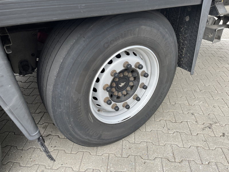 Umpikori puoliperävaunu Schmitz Cargobull SCB S2 / Box Trailer / 2 axle / Loadlift / APK TUV 04-26: kuva Umpikori puoliperävaunu Schmitz Cargobull SCB S2 / Box Trailer / 2 axle / Loadlift / APK TUV 04-26