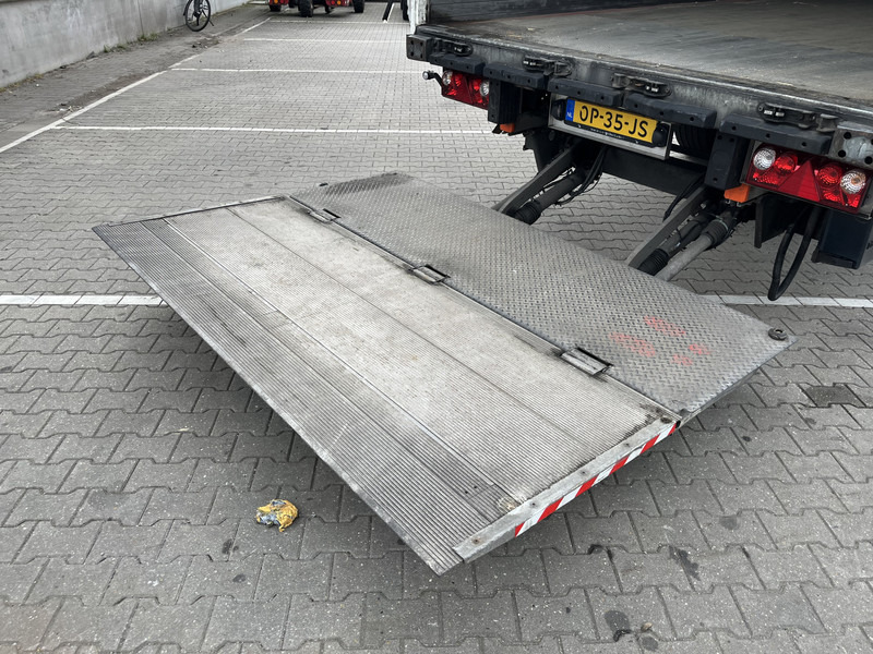 Schmitz Cargobull SCB S2 / Box Trailer / 2 axle / Loadlift / APK TUV 04-26 - Umpikori puoliperävaunu: kuva Schmitz Cargobull SCB S2 / Box Trailer / 2 axle / Loadlift / APK TUV 04-26 - Umpikori puoliperävaunu Schmitz Cargobull SCB S2 / Box Trailer / 2 axle / Loadlift / APK TUV 04-26 - Umpikori puoliperävaunu: kuva Schmitz Cargobull SCB S2 / Box Trailer / 2 axle / Loadlift / APK TUV 04-26 - Umpikori puoliperävaunu