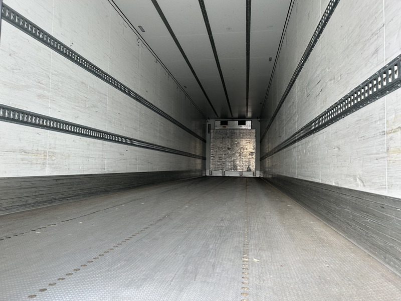 Schmitz Cargobull SCB S3B / Carrier Vector 1550 Frigo / Disk / APK TUV 04-26 - Refrigeraattori puoliperävaunu: kuva Schmitz Cargobull SCB S3B / Carrier Vector 1550 Frigo / Disk / APK TUV 04-26 - Refrigeraattori puoliperävaunu Schmitz Cargobull SCB S3B / Carrier Vector 1550 Frigo / Disk / APK TUV 04-26 - Refrigeraattori puoliperävaunu: kuva Schmitz Cargobull SCB S3B / Carrier Vector 1550 Frigo / Disk / APK TUV 04-26 - Refrigeraattori puoliperävaunu
