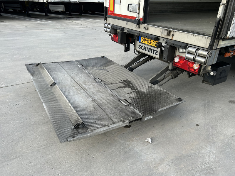 Schmitz Cargobull SCB S3B / Carrier Vector 1950 / Frigo Box / Loadlift / APK TUV 03-26 - Refrigeraattori puoliperävaunu: kuva Schmitz Cargobull SCB S3B / Carrier Vector 1950 / Frigo Box / Loadlift / APK TUV 03-26 - Refrigeraattori puoliperävaunu Schmitz Cargobull SCB S3B / Carrier Vector 1950 / Frigo Box / Loadlift / APK TUV 03-26 - Refrigeraattori puoliperävaunu: kuva Schmitz Cargobull SCB S3B / Carrier Vector 1950 / Frigo Box / Loadlift / APK TUV 03-26 - Refrigeraattori puoliperävaunu