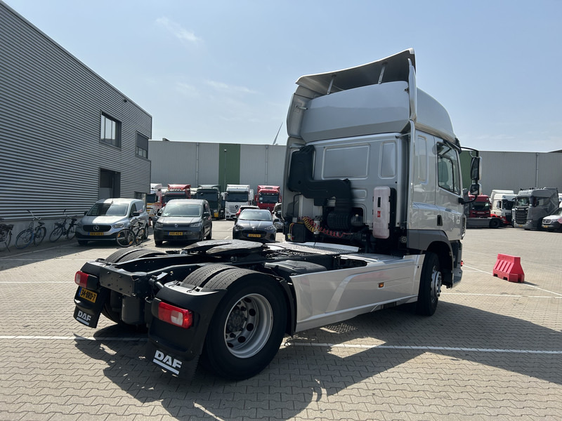 DAF CF 410 FT Space Cab / 281 dkm / Smart Tacho V2 / APK 01-26 - Vetopöytäauto: kuva DAF CF 410 FT Space Cab / 281 dkm / Smart Tacho V2 / APK 01-26 - Vetopöytäauto DAF CF 410 FT Space Cab / 281 dkm / Smart Tacho V2 / APK 01-26 - Vetopöytäauto: kuva DAF CF 410 FT Space Cab / 281 dkm / Smart Tacho V2 / APK 01-26 - Vetopöytäauto