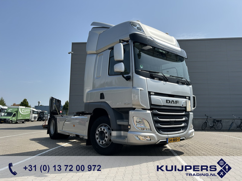 DAF CF 410 FT Space Cab / 281 dkm / Smart Tacho V2 / APK 01-26 - Vetopöytäauto: kuva DAF CF 410 FT Space Cab / 281 dkm / Smart Tacho V2 / APK 01-26 - Vetopöytäauto DAF CF 410 FT Space Cab / 281 dkm / Smart Tacho V2 / APK 01-26 - Vetopöytäauto: kuva DAF CF 410 FT Space Cab / 281 dkm / Smart Tacho V2 / APK 01-26 - Vetopöytäauto