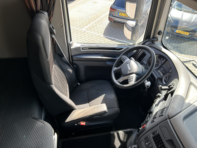 DAF XF 480 FTP Space Cab / 6x2 / Stand Airco / APK TUV 09-26 - Vetopöytäauto: kuva DAF XF 480 FTP Space Cab / 6x2 / Stand Airco / APK TUV 09-26 - Vetopöytäauto DAF XF 480 FTP Space Cab / 6x2 / Stand Airco / APK TUV 09-26 - Vetopöytäauto: kuva DAF XF 480 FTP Space Cab / 6x2 / Stand Airco / APK TUV 09-26 - Vetopöytäauto