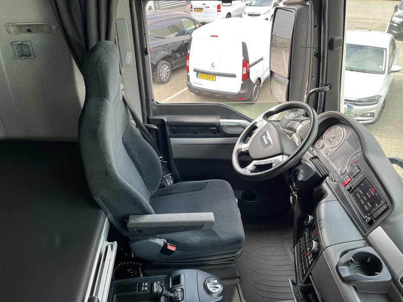 MAN TGX 18.440 XXL / 752 dkm / 2 Tanks / APK TUV 12-25 - Vetopöytäauto: kuva MAN TGX 18.440 XXL / 752 dkm / 2 Tanks / APK TUV 12-25 - Vetopöytäauto MAN TGX 18.440 XXL / 752 dkm / 2 Tanks / APK TUV 12-25 - Vetopöytäauto: kuva MAN TGX 18.440 XXL / 752 dkm / 2 Tanks / APK TUV 12-25 - Vetopöytäauto