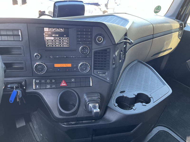 Mercedes-Benz Actros 1842 Streamspace / 945 dkm / 2 Tanks / NL Truck - Vetopöytäauto: kuva Mercedes-Benz Actros 1842 Streamspace / 945 dkm / 2 Tanks / NL Truck - Vetopöytäauto Mercedes-Benz Actros 1842 Streamspace / 945 dkm / 2 Tanks / NL Truck - Vetopöytäauto: kuva Mercedes-Benz Actros 1842 Streamspace / 945 dkm / 2 Tanks / NL Truck - Vetopöytäauto