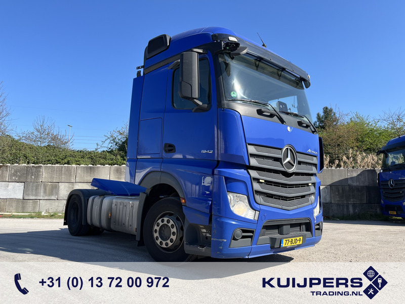 Mercedes-Benz Actros 1842 Streamspace / 945 dkm / 2 Tanks / NL Truck - Vetopöytäauto: kuva Mercedes-Benz Actros 1842 Streamspace / 945 dkm / 2 Tanks / NL Truck - Vetopöytäauto Mercedes-Benz Actros 1842 Streamspace / 945 dkm / 2 Tanks / NL Truck - Vetopöytäauto: kuva Mercedes-Benz Actros 1842 Streamspace / 945 dkm / 2 Tanks / NL Truck - Vetopöytäauto
