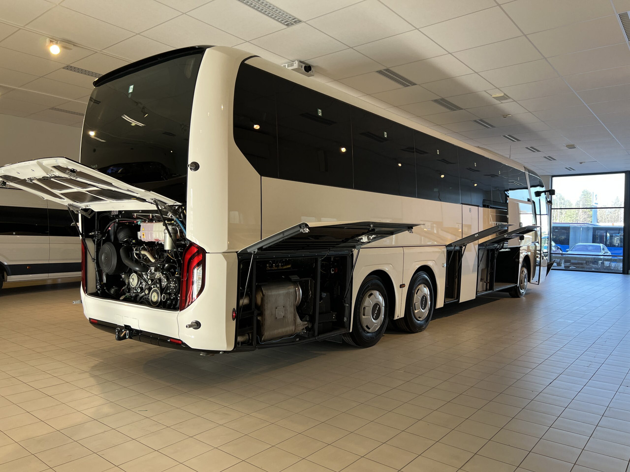 Turistibussi MAN Lions Coach R09 Euro 6E (Dark Edition): kuva Turistibussi MAN Lions Coach R09 Euro 6E (Dark Edition)