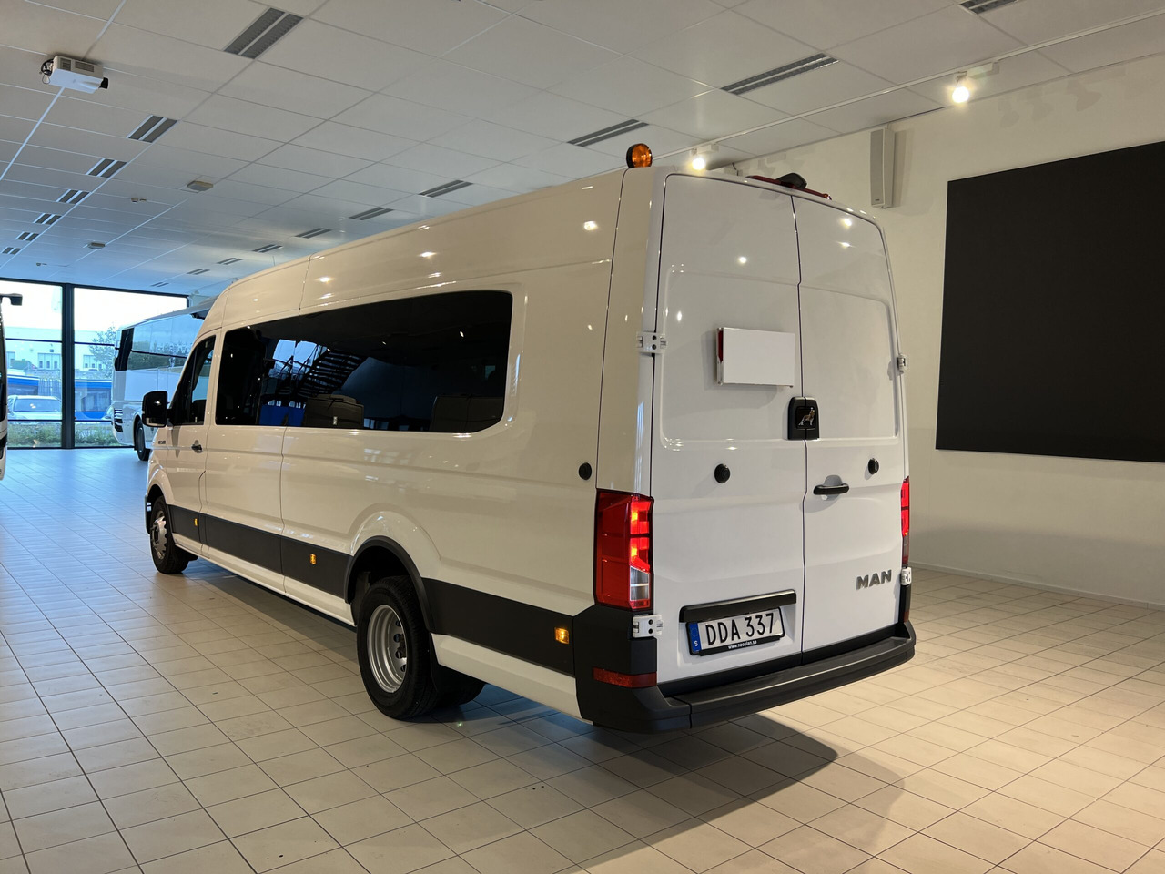 MAN TGE 5.160 Intercity - Minibussi, Pikkubussi: kuva MAN TGE 5.160 Intercity - Minibussi, Pikkubussi MAN TGE 5.160 Intercity - Minibussi, Pikkubussi: kuva MAN TGE 5.160 Intercity - Minibussi, Pikkubussi