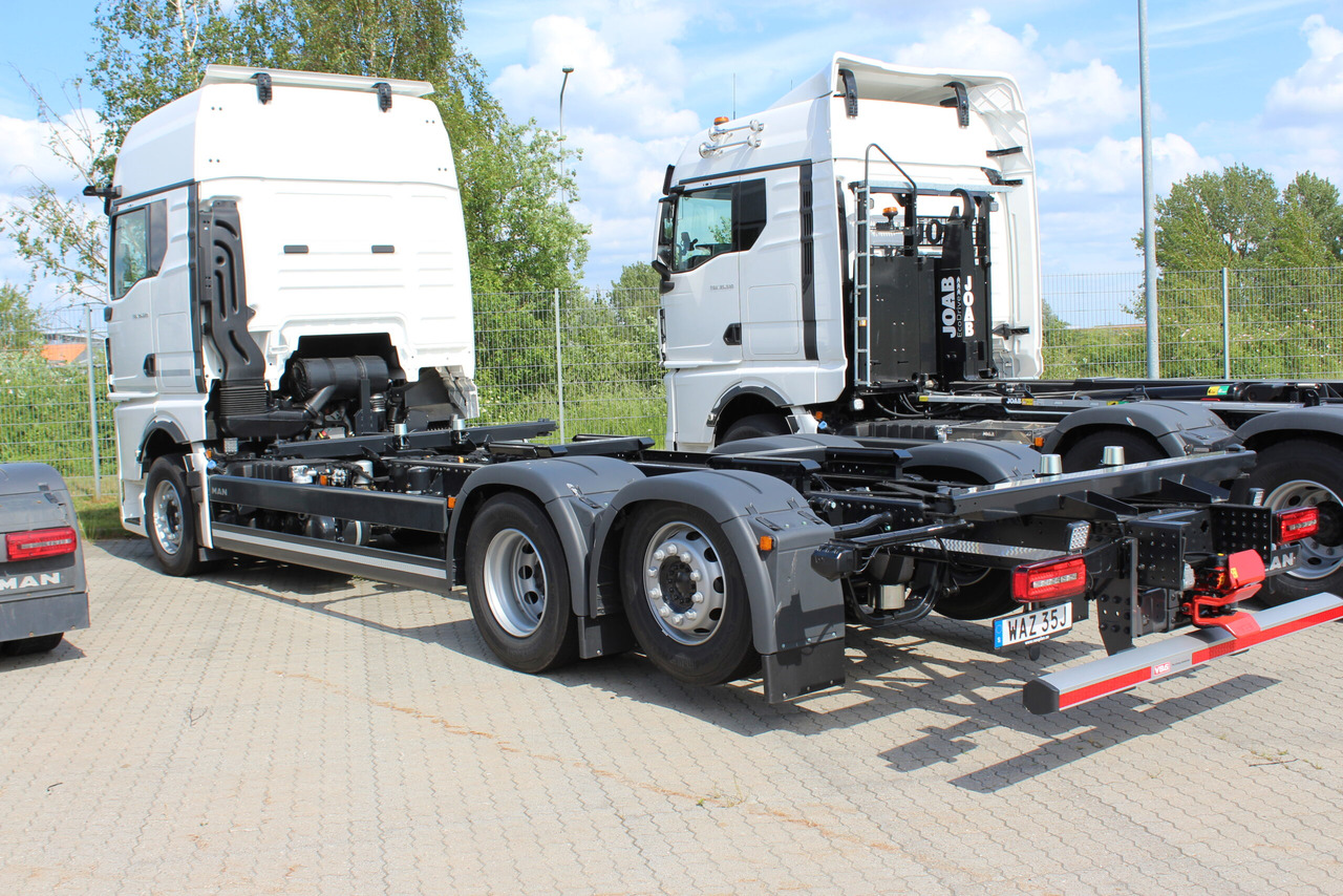 Växelflak MAN TGX 26.520 6X2-4 LL - Konttialus/ Vaihtokuormatilat kuorma-auto: kuva Växelflak MAN TGX 26.520 6X2-4 LL - Konttialus/ Vaihtokuormatilat kuorma-auto Växelflak MAN TGX 26.520 6X2-4 LL - Konttialus/ Vaihtokuormatilat kuorma-auto: kuva Växelflak MAN TGX 26.520 6X2-4 LL - Konttialus/ Vaihtokuormatilat kuorma-auto