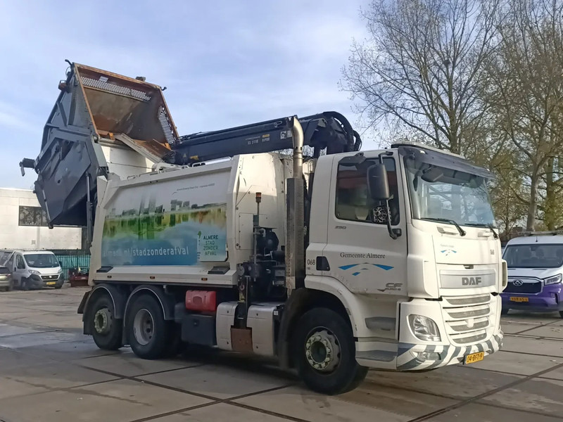 DAF CF 290 CF290 FAN met boven laadkraan Hiab XS211W Hipro - Kuorma-auto: kuva DAF CF 290 CF290 FAN met boven laadkraan Hiab XS211W Hipro - Kuorma-auto DAF CF 290 CF290 FAN met boven laadkraan Hiab XS211W Hipro - Kuorma-auto: kuva DAF CF 290 CF290 FAN met boven laadkraan Hiab XS211W Hipro - Kuorma-auto