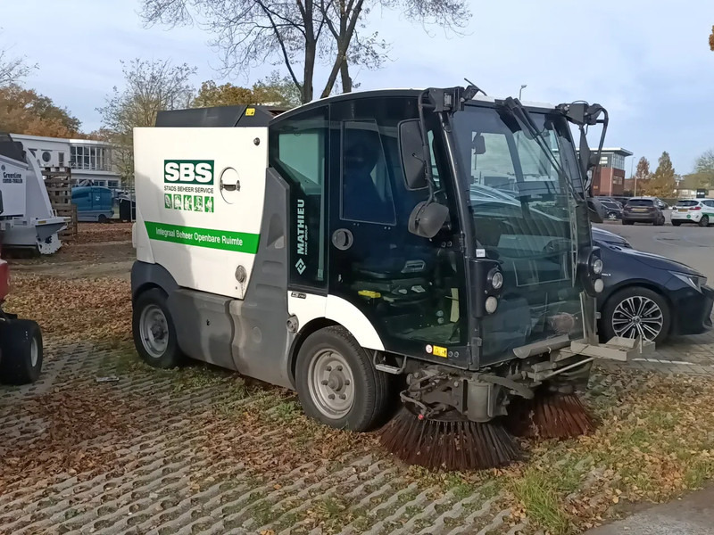 Mathieu MC210 Azura MC210 - Lakaisuauto: kuva Mathieu MC210 Azura MC210 - Lakaisuauto Mathieu MC210 Azura MC210 - Lakaisuauto: kuva Mathieu MC210 Azura MC210 - Lakaisuauto