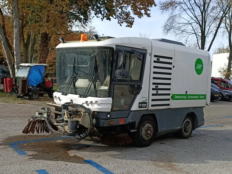 Ravo 540 - Lakaisuauto: kuva Ravo 540 - Lakaisuauto Ravo 540 - Lakaisuauto: kuva Ravo 540 - Lakaisuauto