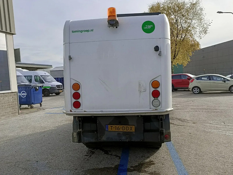 Ravo 540 - Lakaisuauto: kuva Ravo 540 - Lakaisuauto Ravo 540 - Lakaisuauto: kuva Ravo 540 - Lakaisuauto