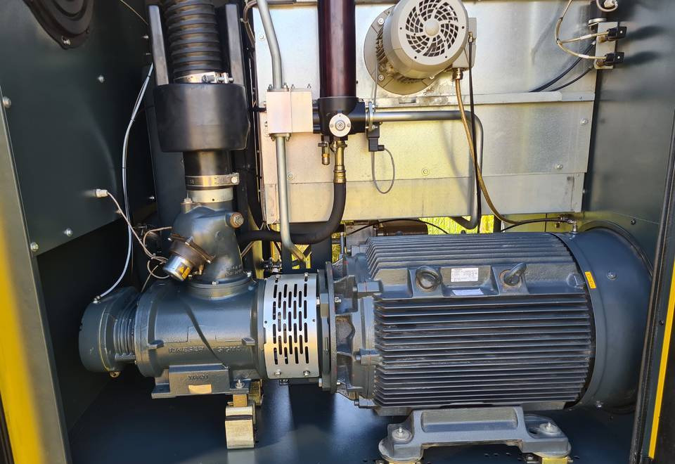 KOMPRESOR ŚRUBOWY KAESER CSDX165 SFC 90Kw, 2012r - Ilmakompressori: kuva KOMPRESOR ŚRUBOWY KAESER CSDX165 SFC 90Kw, 2012r - Ilmakompressori KOMPRESOR ŚRUBOWY KAESER CSDX165 SFC 90Kw, 2012r - Ilmakompressori: kuva KOMPRESOR ŚRUBOWY KAESER CSDX165 SFC 90Kw, 2012r - Ilmakompressori