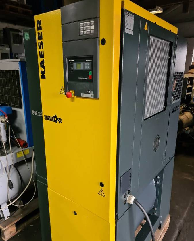 Kompresor śrubowy KAESER Aircenter SK25 15 kw - Ilmakompressori: kuva Kompresor śrubowy KAESER Aircenter SK25 15 kw - Ilmakompressori Kompresor śrubowy KAESER Aircenter SK25 15 kw - Ilmakompressori: kuva Kompresor śrubowy KAESER Aircenter SK25 15 kw - Ilmakompressori