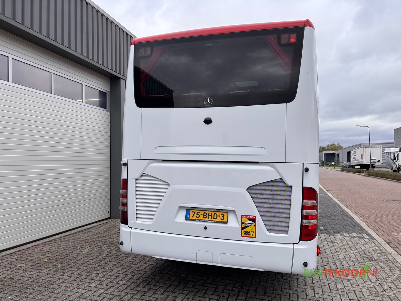 Mercedes TOURISMO RHD-M/2A - Turistibussi: kuva Mercedes TOURISMO RHD-M/2A - Turistibussi Mercedes TOURISMO RHD-M/2A - Turistibussi: kuva Mercedes TOURISMO RHD-M/2A - Turistibussi