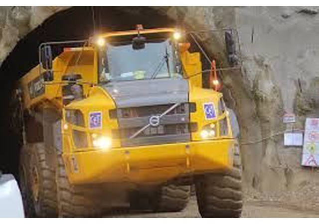 Volvo nieuwe Oliekoeler voe11033628 voe11110107 - Vaihdelaatikko ja osat - Nivelkippiauto: kuva Volvo nieuwe Oliekoeler voe11033628 voe11110107 - Vaihdelaatikko ja osat - Nivelkippiauto Volvo nieuwe Oliekoeler voe11033628 voe11110107 - Vaihdelaatikko ja osat - Nivelkippiauto: kuva Volvo nieuwe Oliekoeler voe11033628 voe11110107 - Vaihdelaatikko ja osat - Nivelkippiauto