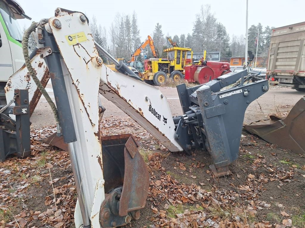 Bobcat 730 SH - Kaivinkoneen kauha: kuva Bobcat 730 SH - Kaivinkoneen kauha Bobcat 730 SH - Kaivinkoneen kauha: kuva Bobcat 730 SH - Kaivinkoneen kauha