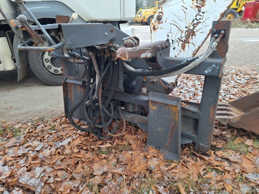 Bobcat 730 SH - Kaivinkoneen kauha: kuva Bobcat 730 SH - Kaivinkoneen kauha Bobcat 730 SH - Kaivinkoneen kauha: kuva Bobcat 730 SH - Kaivinkoneen kauha