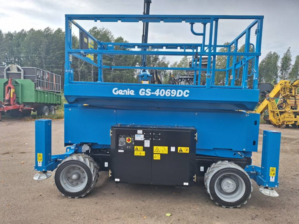 Genie GS-4069 DC - Saksilava: kuva Genie GS-4069 DC - Saksilava Genie GS-4069 DC - Saksilava: kuva Genie GS-4069 DC - Saksilava