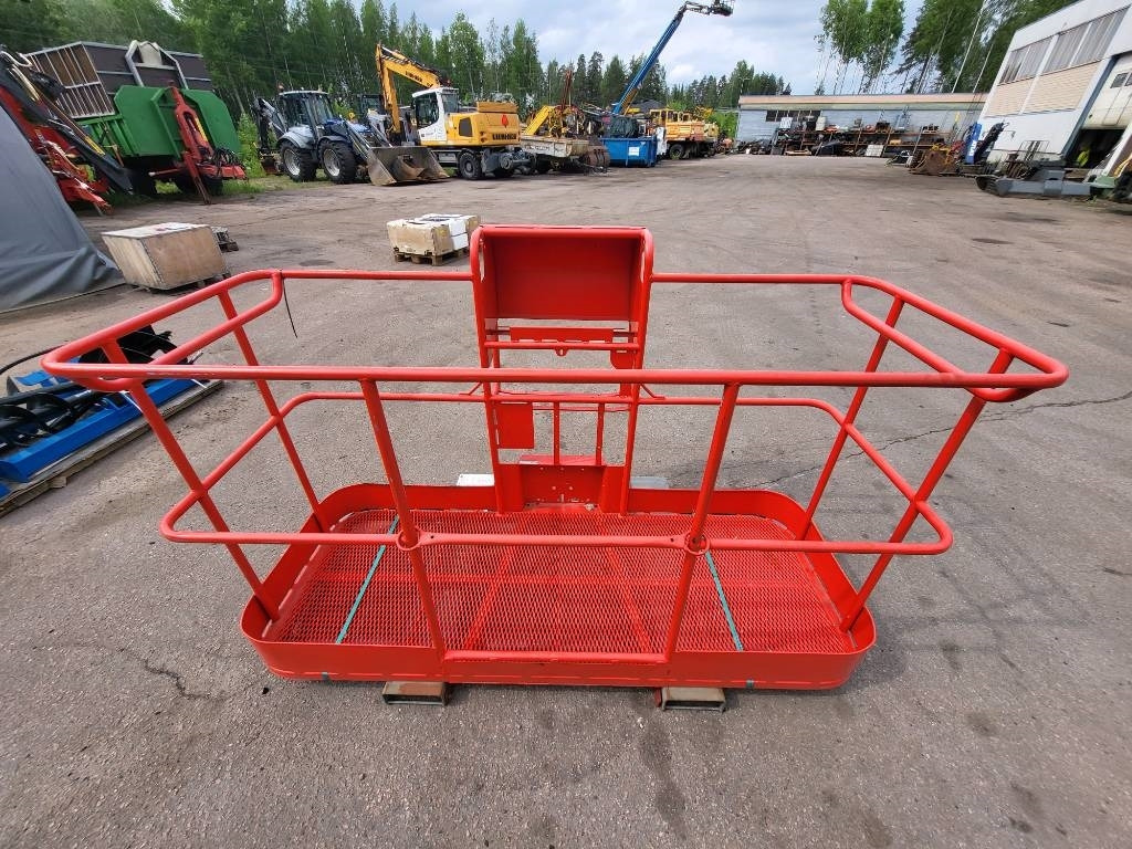Manitou 200 ATJ kori - Pystymastonostin: kuva Manitou 200 ATJ kori - Pystymastonostin Manitou 200 ATJ kori - Pystymastonostin: kuva Manitou 200 ATJ kori - Pystymastonostin