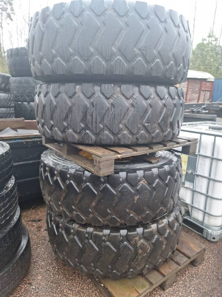 Maxam 17.5R25 4kpl renkaat - Rengas - Rakennuskoneet: kuva Maxam 17.5R25 4kpl renkaat - Rengas - Rakennuskoneet Maxam 17.5R25 4kpl renkaat - Rengas - Rakennuskoneet: kuva Maxam 17.5R25 4kpl renkaat - Rengas - Rakennuskoneet