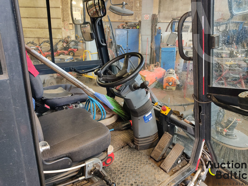 AEBI SCHMIDT Aebi Schmitd eSwingo 200+ - Lakaisuauto: kuva AEBI SCHMIDT Aebi Schmitd eSwingo 200+ - Lakaisuauto AEBI SCHMIDT Aebi Schmitd eSwingo 200+ - Lakaisuauto: kuva AEBI SCHMIDT Aebi Schmitd eSwingo 200+ - Lakaisuauto