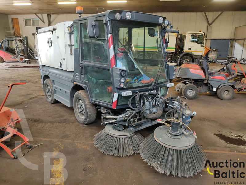 AEBI SCHMIDT Aebi Schmitd eSwingo 200+ - Lakaisuauto: kuva AEBI SCHMIDT Aebi Schmitd eSwingo 200+ - Lakaisuauto AEBI SCHMIDT Aebi Schmitd eSwingo 200+ - Lakaisuauto: kuva AEBI SCHMIDT Aebi Schmitd eSwingo 200+ - Lakaisuauto